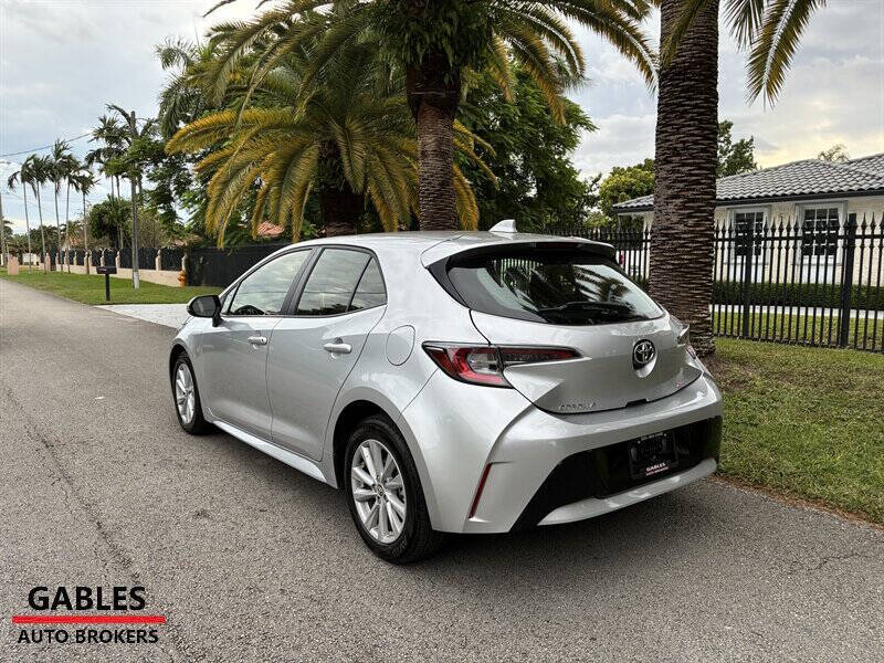 2025 Toyota Corolla Hatchback SE