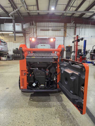 2021 Kubota SSV65