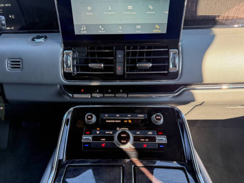 2018 Lincoln Navigator Select