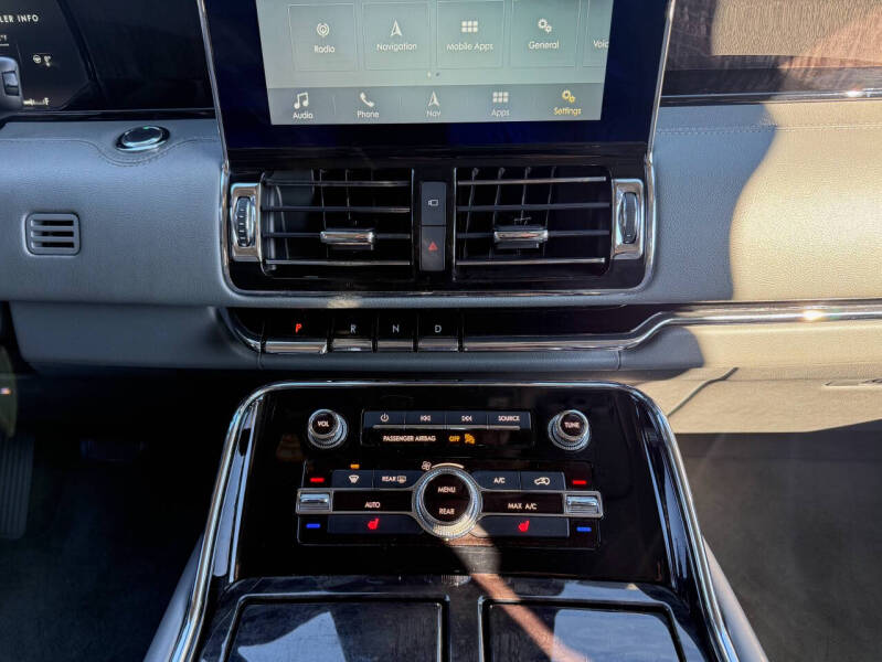 2018 Lincoln Navigator Select