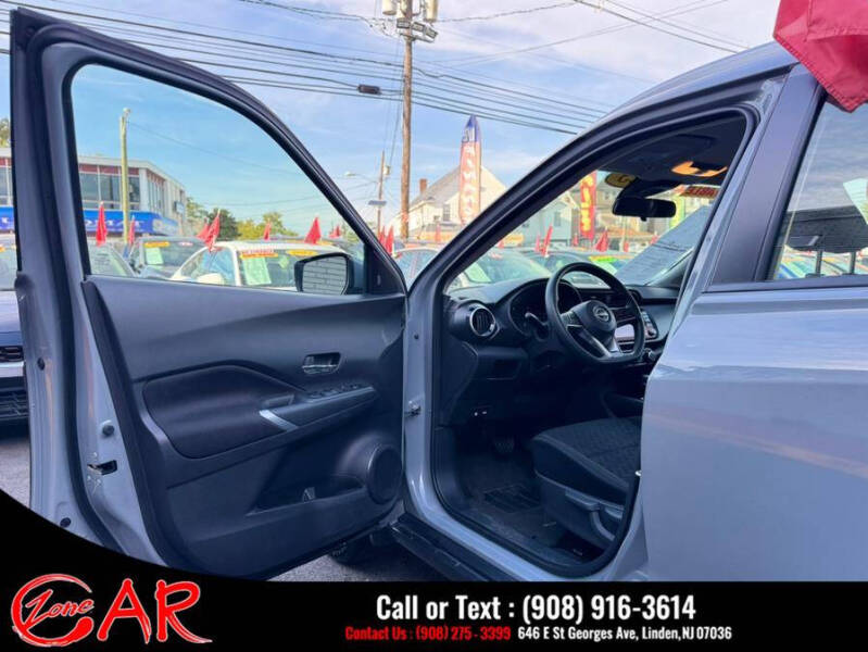 2023 Nissan Kicks SV