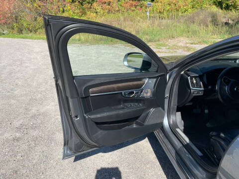 2018 Volvo V90 Cross Country T6