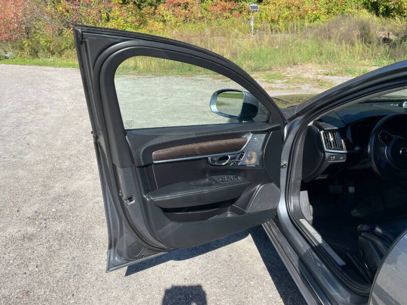 2018 Volvo V90 Cross Country T6