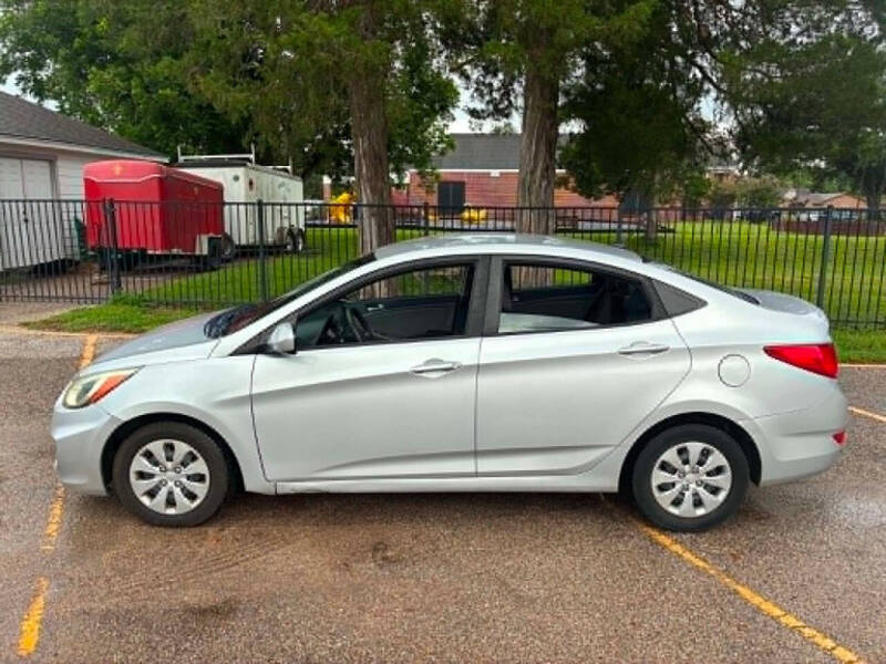 2017 Hyundai Accent SE
