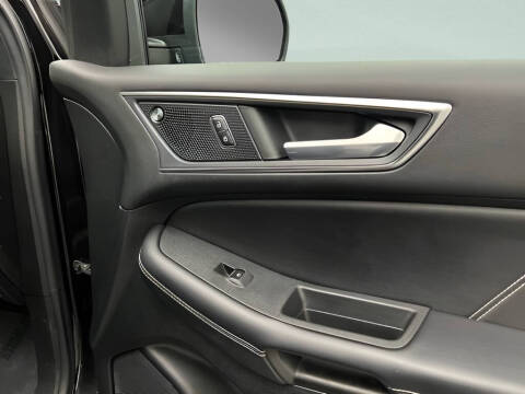 2022 Ford Edge ST