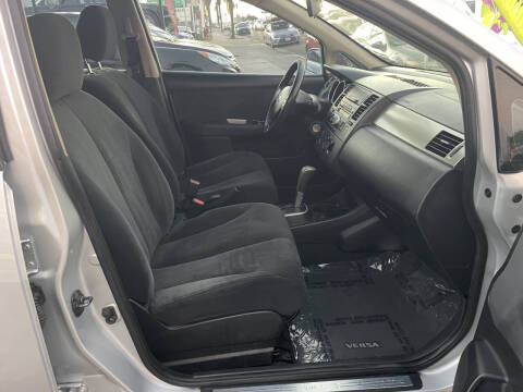2012 Nissan Versa 1.8 S