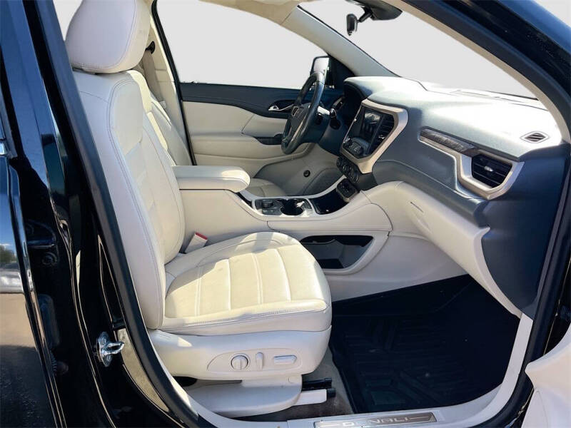 2020 GMC Acadia Denali