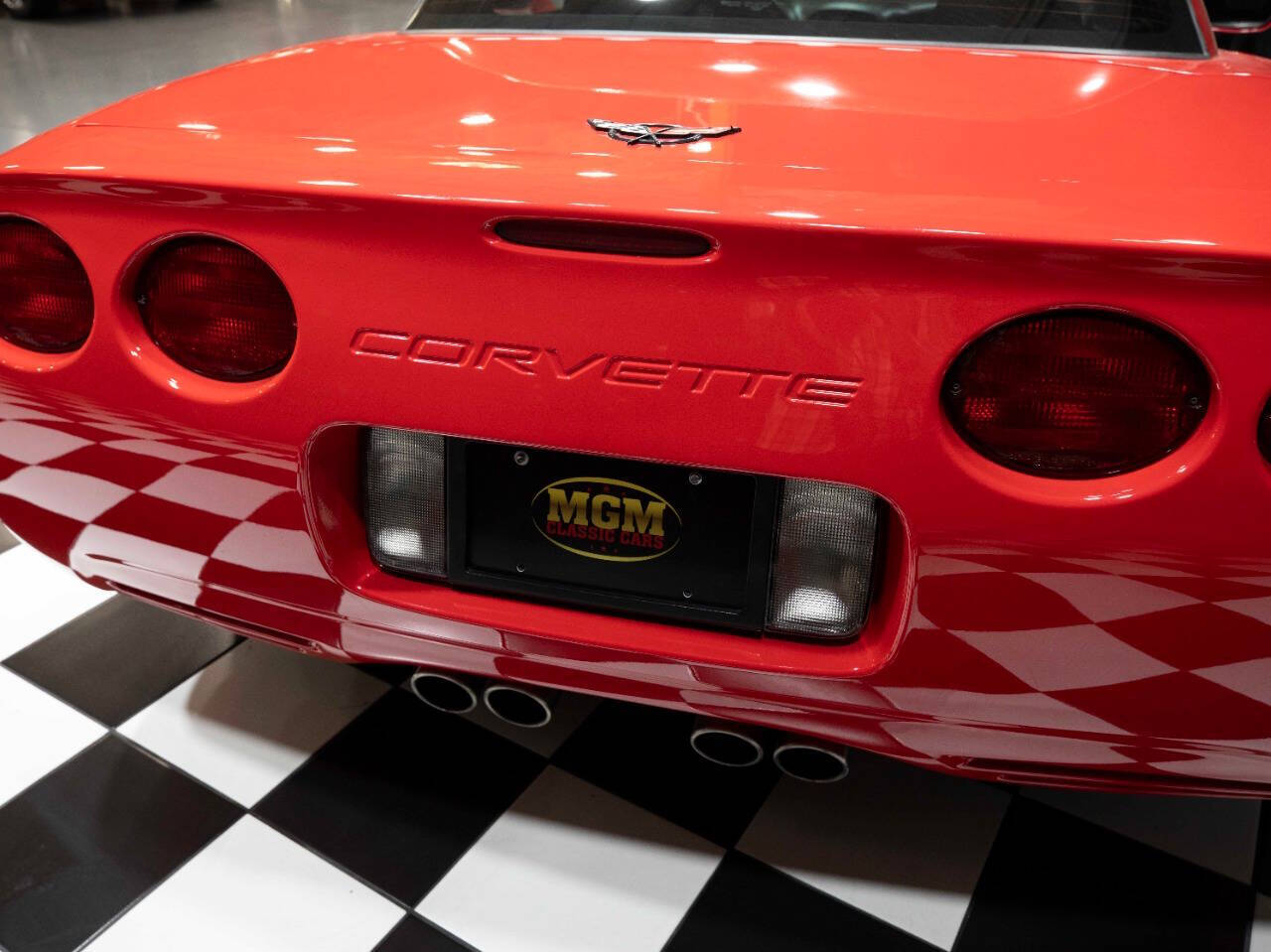 2004 Chevrolet Corvette 21