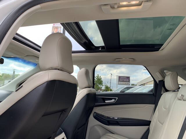 2020 Ford Edge Titanium