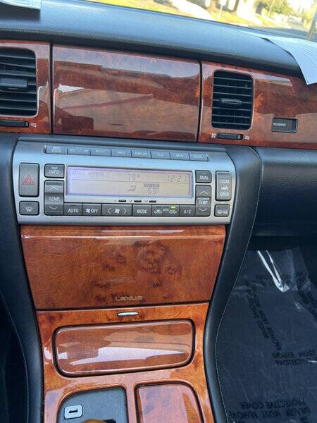 2004 Lexus SC 430