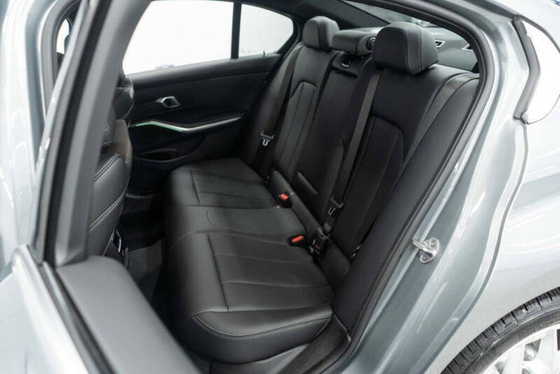 2025 BMW 3 Series 330i xDrive