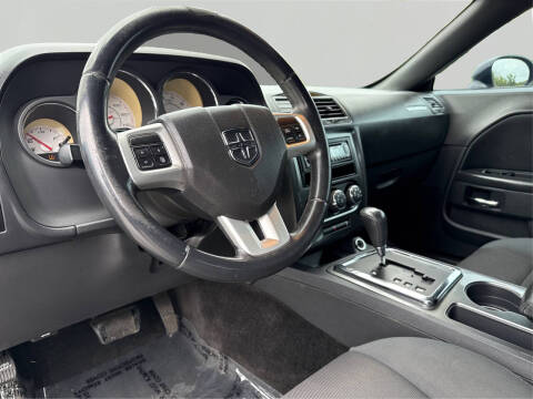 2012 Dodge Challenger SXT Plus