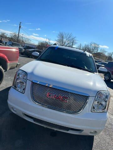 2008 GMC Yukon for sale at Gator's Auto Sales in Garland TX