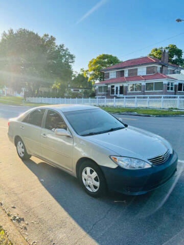 2005 Toyota Camry for sale at Ideal Wheels in Lakeland FL