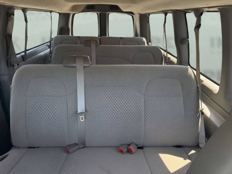 2025 Chevrolet Express LT 3500