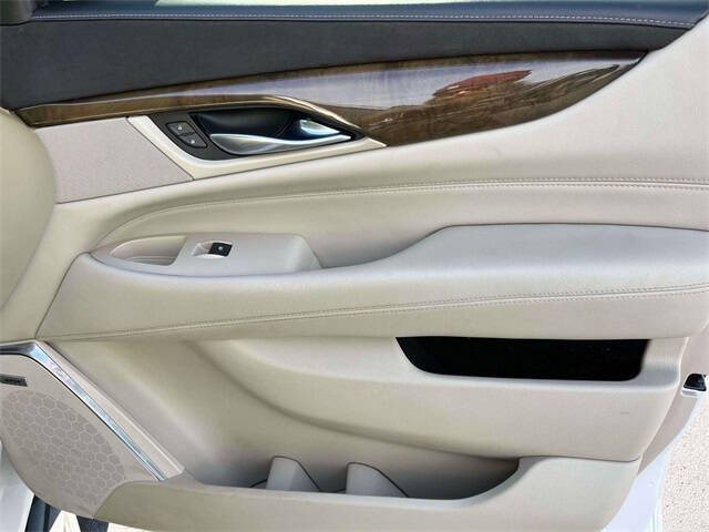 2018 Cadillac Escalade ESV Luxury