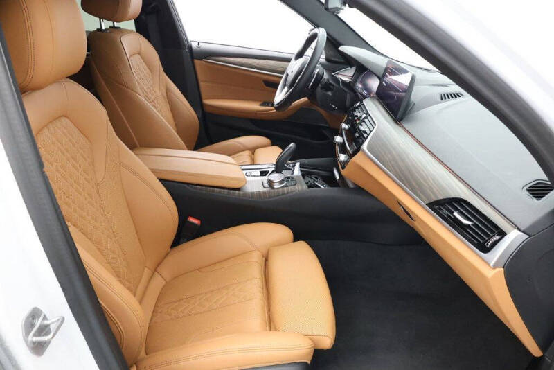 2023 BMW 5 Series 530i