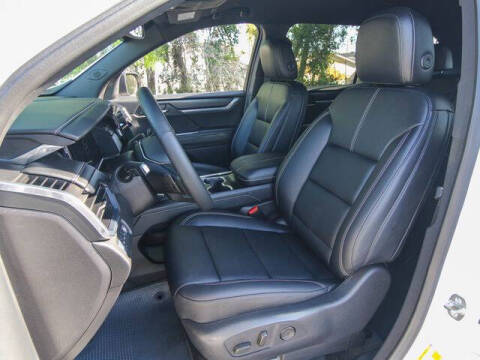 2024 GMC Acadia Elevation