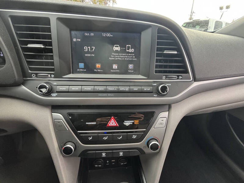 2017 Hyundai Elantra SE