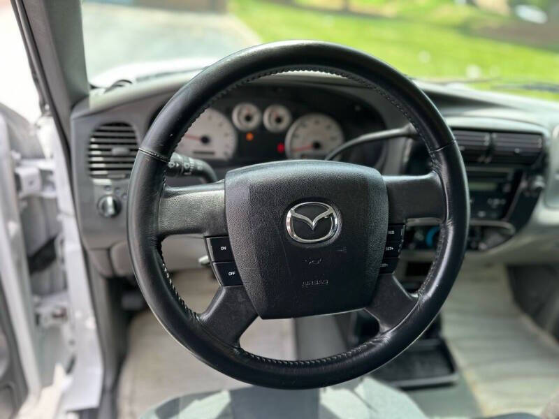 2004 Mazda B-Series B3000 SE