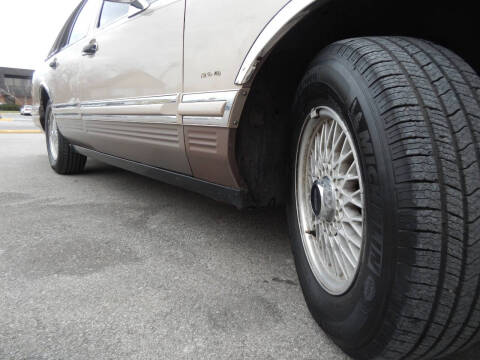 1992 Lincoln Town Car Signature