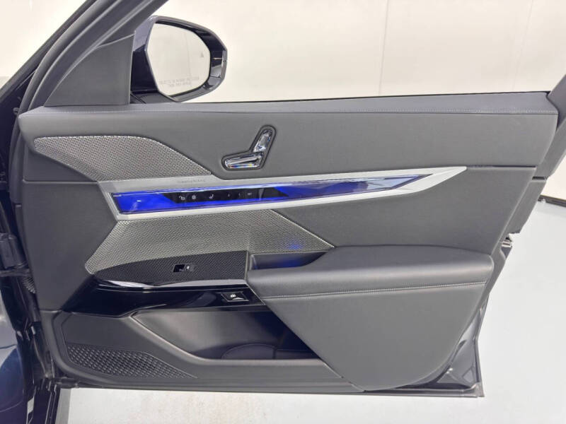 2023 BMW 7 Series 740i