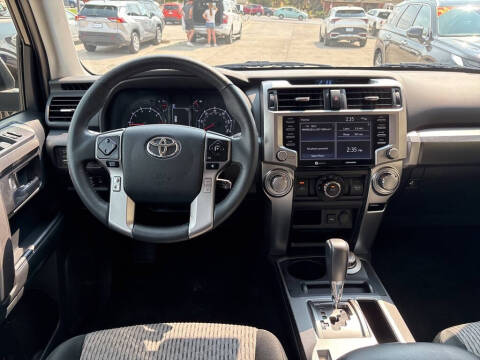 2024 Toyota 4Runner SR5