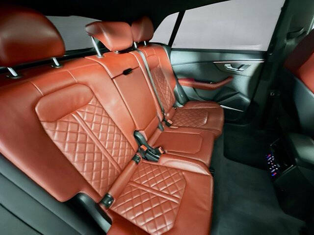 2023 Audi SQ8 4.0T quattro Premium Plus