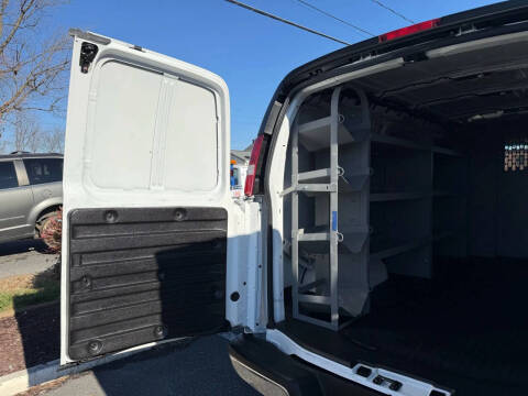 2022 GMC Savana 2500