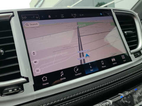 2023 Chrysler Pacifica Plug-In Hybrid Limited