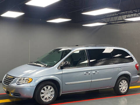 2006 Chrysler Town and Country for sale at AutoNet of Dallas in Dallas TX