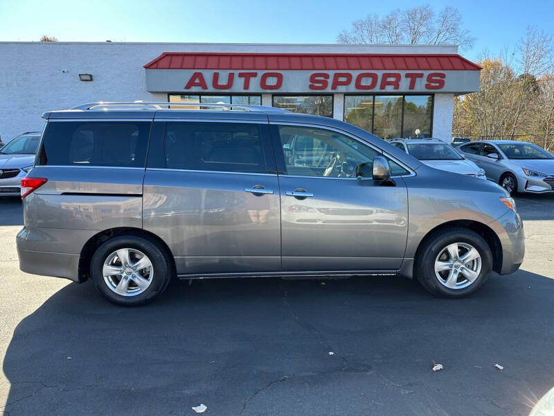 2015 Nissan Quest SV photo 4