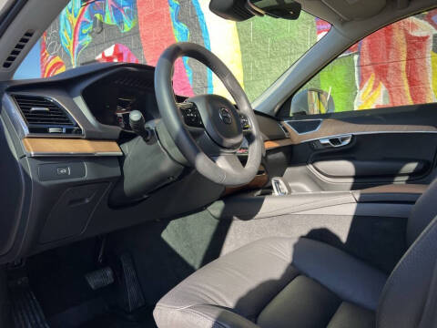 2024 Volvo XC90 B6 Plus Bright Theme 6P