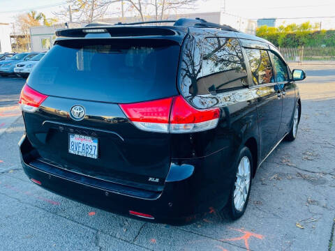 2011 Toyota Sienna XLE 8-Passenger