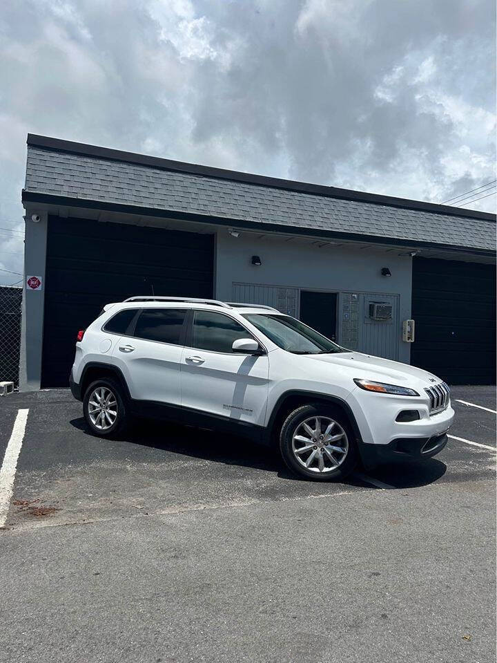 2016 Jeep Cherokee for sale at ALPHA AUTOMOTIVE SALES in Oakland Park, FL