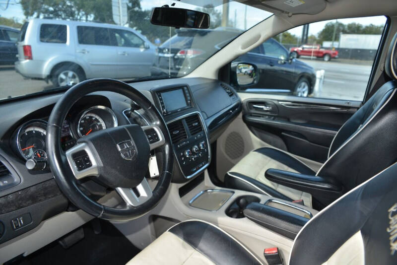2015 Dodge Grand Caravan SXT Plus