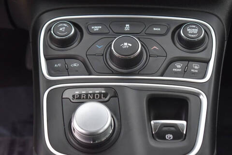 2016 Chrysler 200 LX