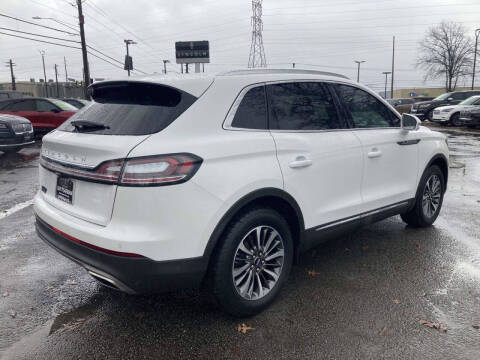 2022 Lincoln Nautilus Standard