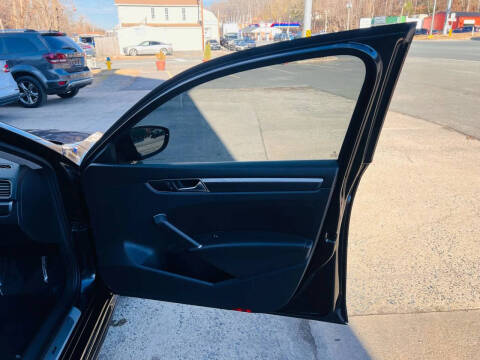 2017 Volkswagen Passat 1.8T R-Line