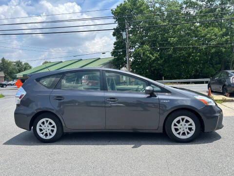 2013 Toyota Prius v Three