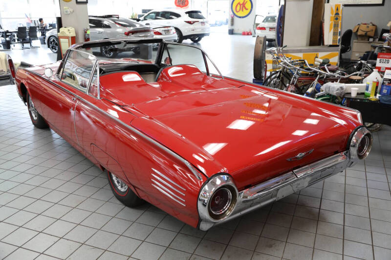 1961 Ford Thunderbird