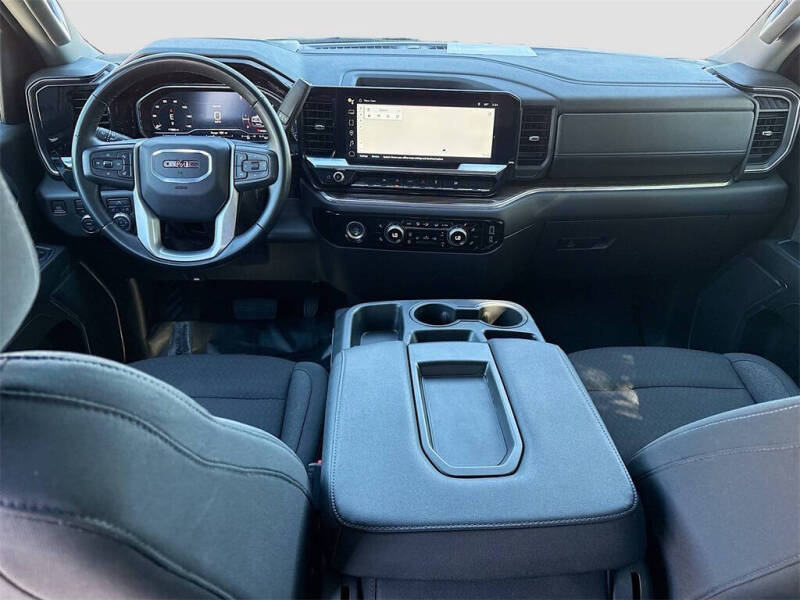 2024 GMC Sierra 1500 Elevation Standard