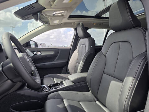 2026 Volvo XC40 B5 Plus