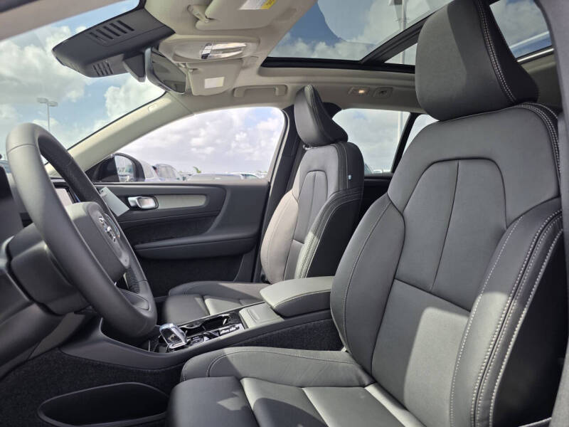 2026 Volvo XC40 B5 Plus