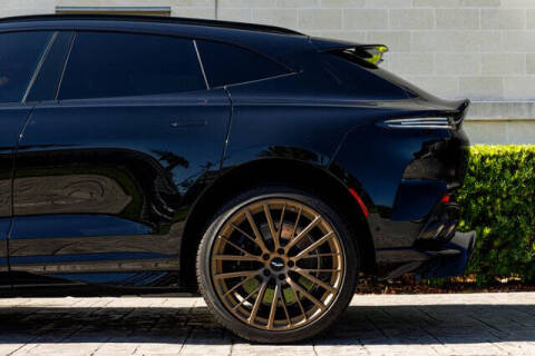 2025 Aston Martin DBX 707