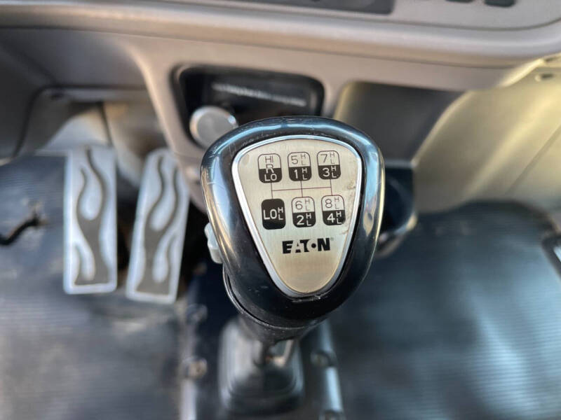 2015 Peterbilt 389