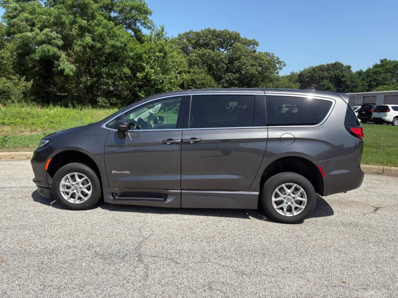 2023 Chrysler Pacifica Touring L