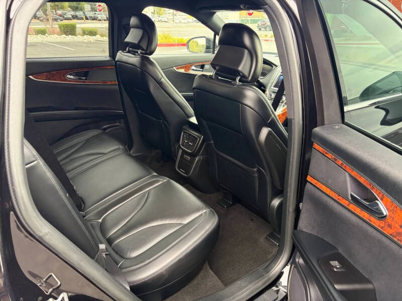 2019 Lincoln Nautilus Select