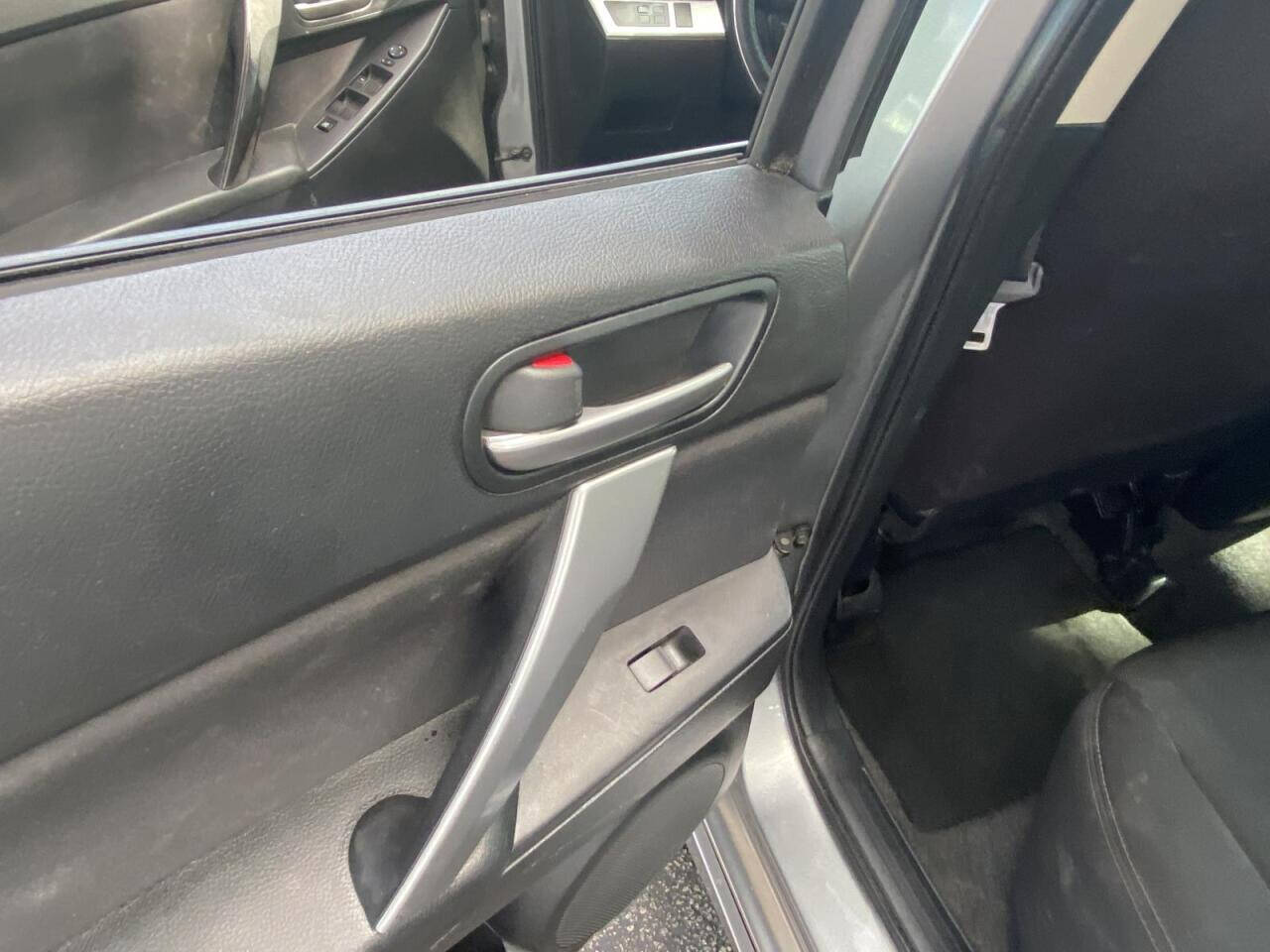 2011 Mazda MAZDA3  - $11,995