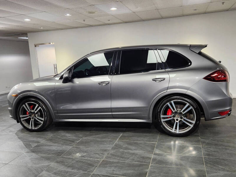2013 Porsche Cayenne GTS